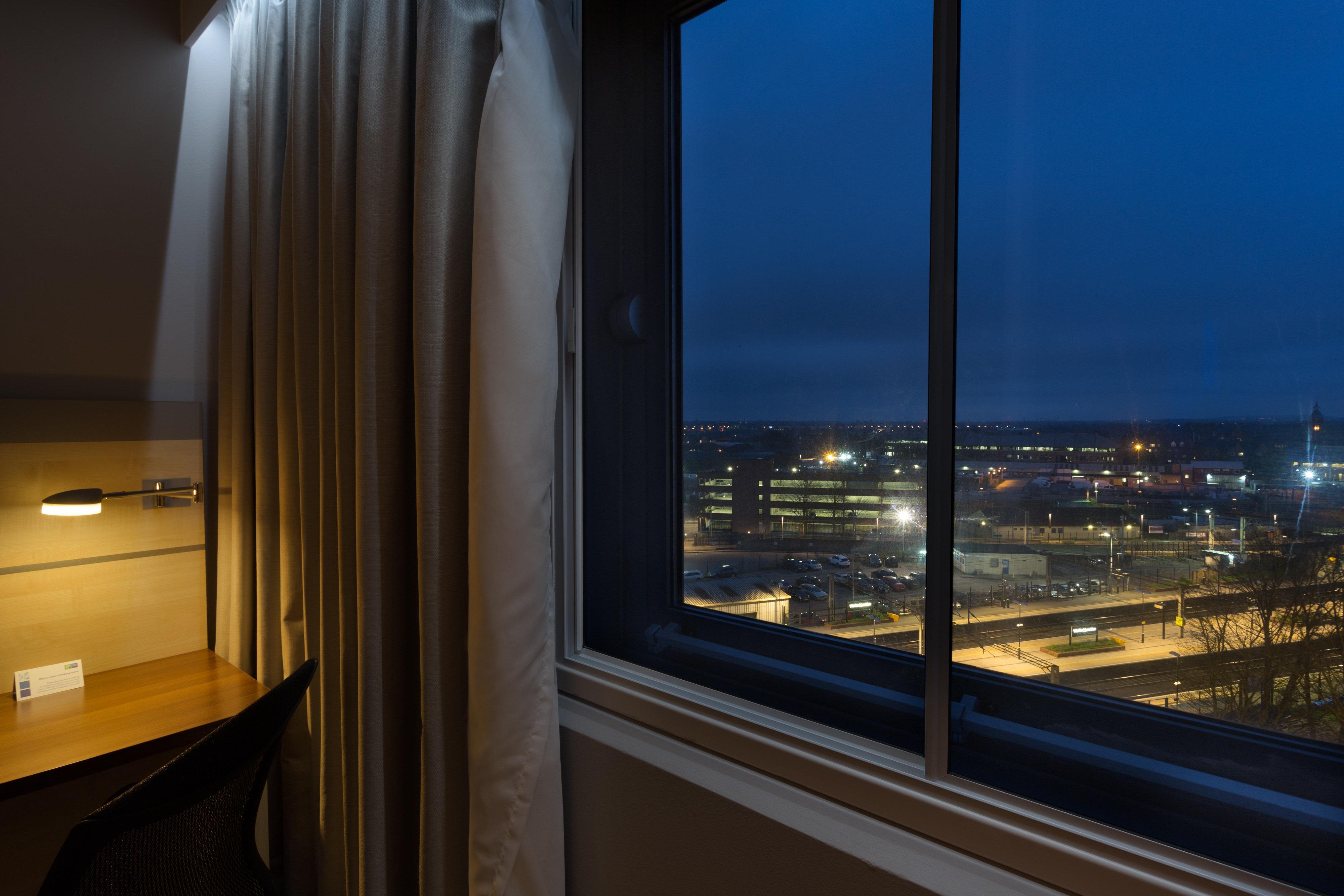 Holiday Inn Express London - Watford Junction By Ihg Стая снимка