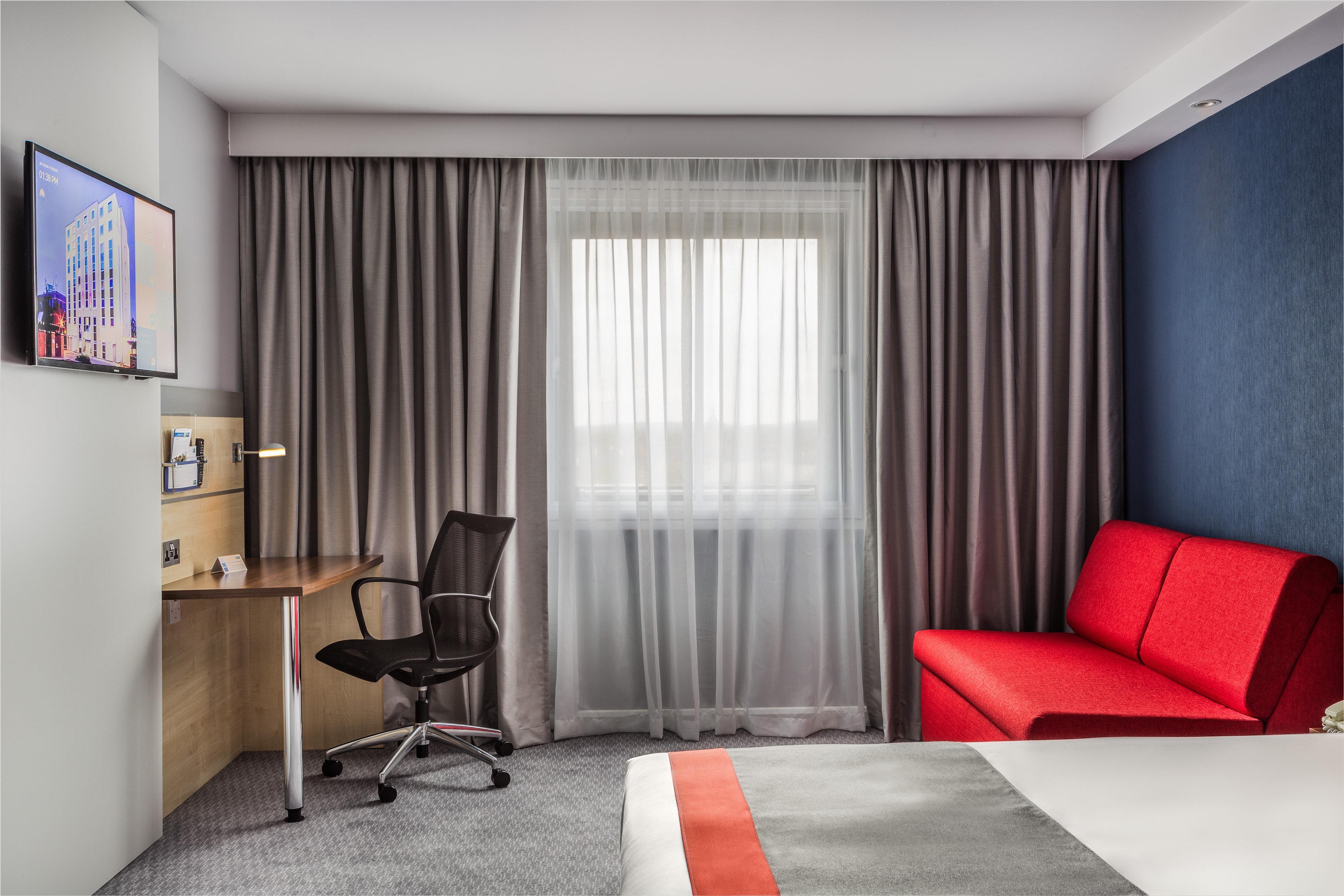 Holiday Inn Express London - Watford Junction By Ihg Стая снимка