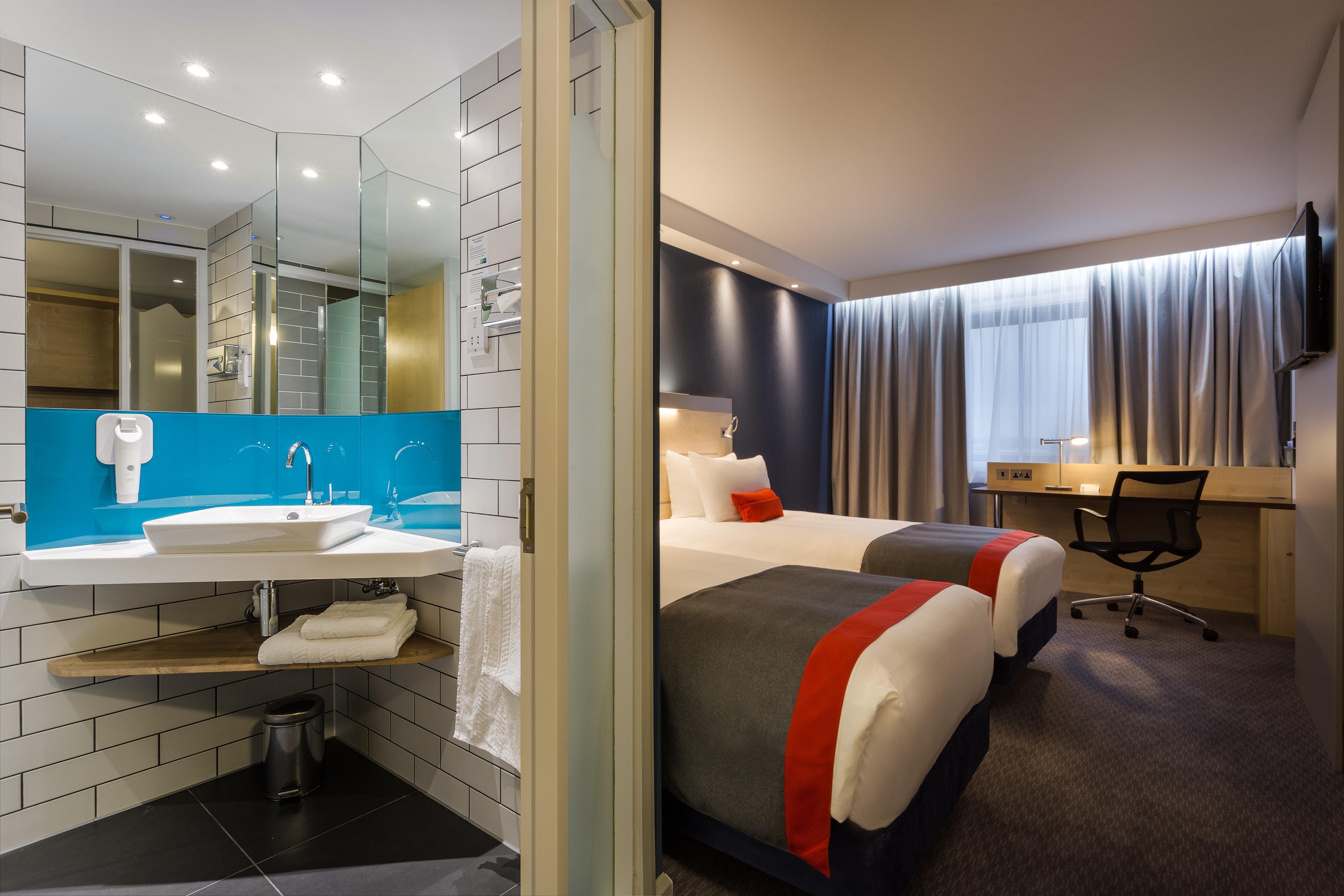 Holiday Inn Express London - Watford Junction By Ihg Стая снимка
