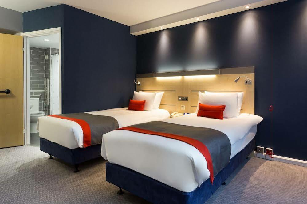 Holiday Inn Express London - Watford Junction By Ihg Екстериор снимка
